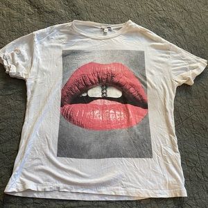 Fashion Nova Gem Lip T shirt